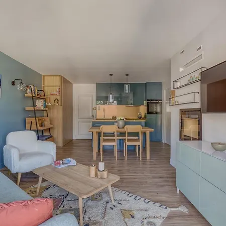 Rare ! Rénové Dans Le Centre Piéton De *