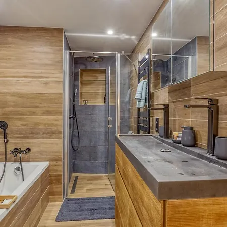 Rare ! Renove Dans Le Centre Pieton De *