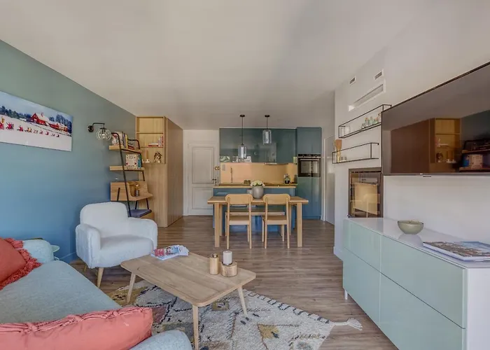 Rare ! Renove Dans Le Centre Pieton De *