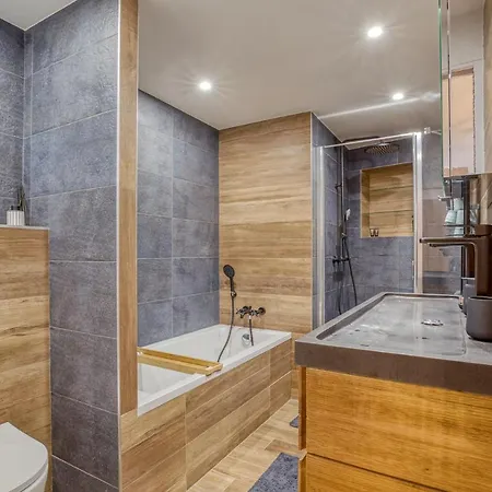 Rare ! Renove Dans Le Centre Pieton De Apartmán *